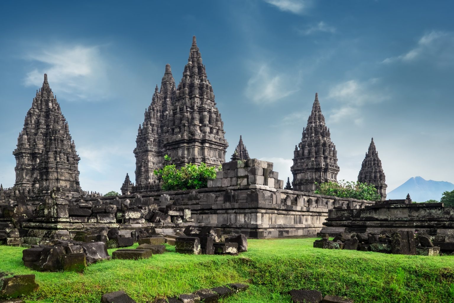 prambanan-lhindu-temple-ruins-java-indonesia-.jpg